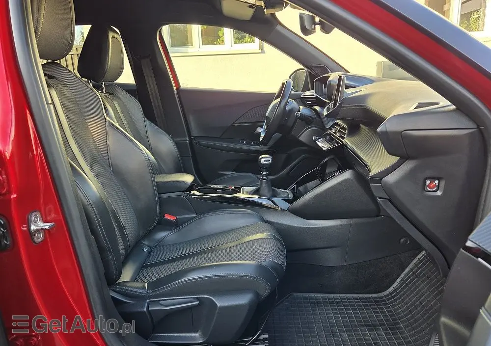 PEUGEOT 2008 PureTech 130 GT