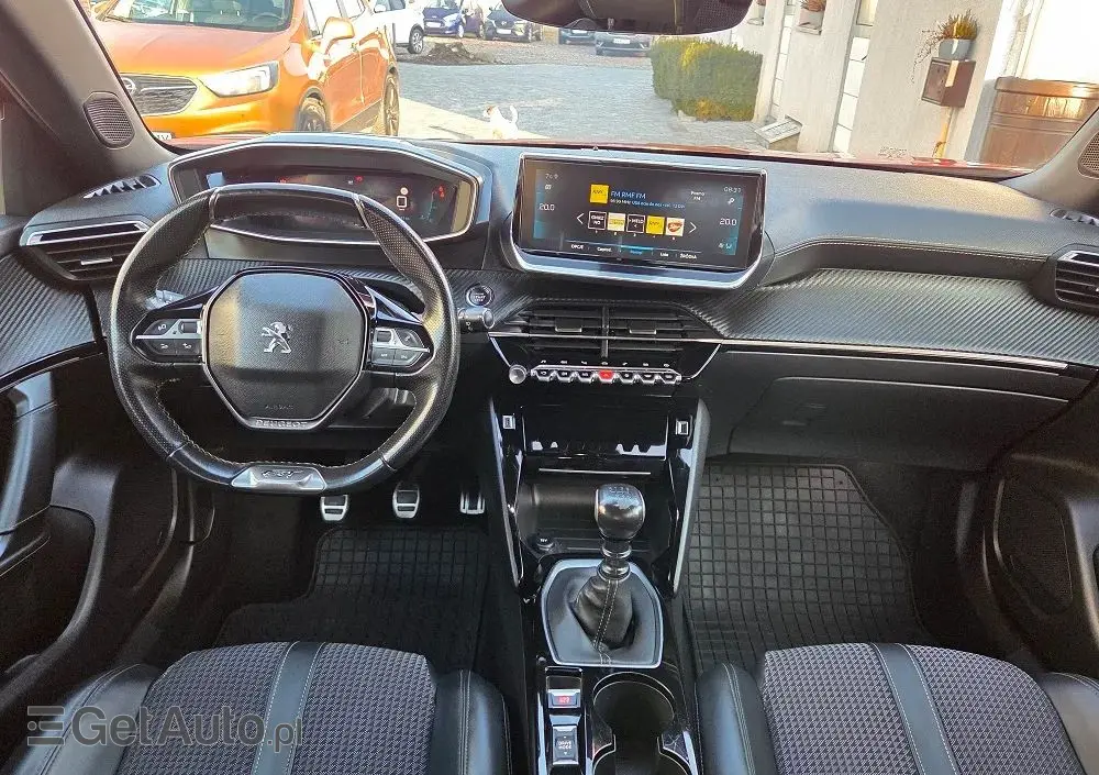 PEUGEOT 2008 PureTech 130 GT