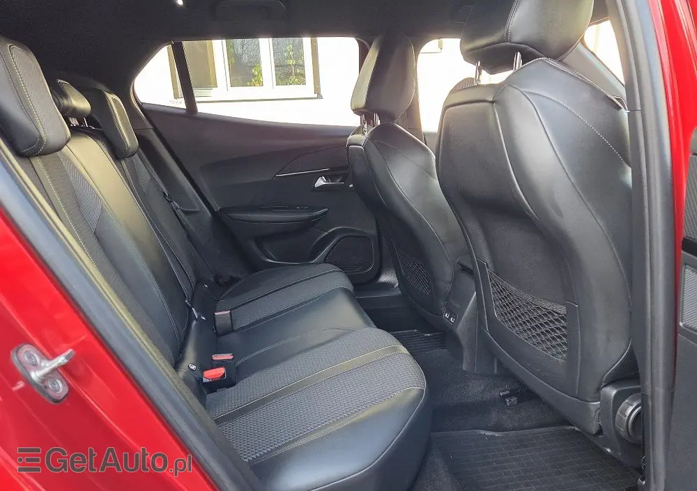 PEUGEOT 2008 PureTech 130 GT