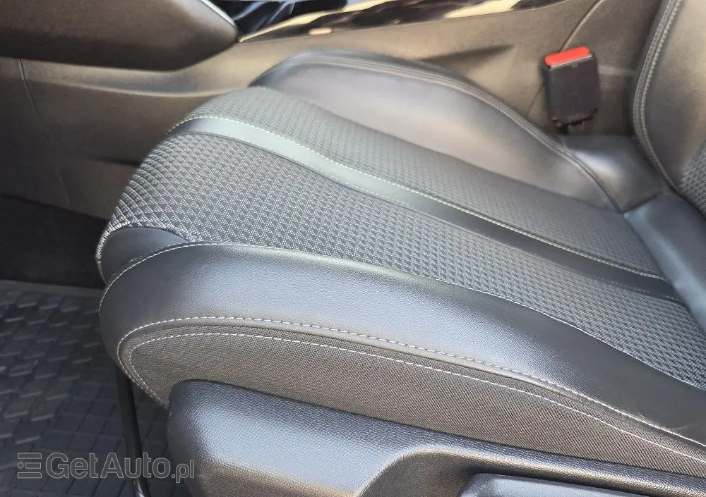 PEUGEOT 2008 PureTech 130 GT