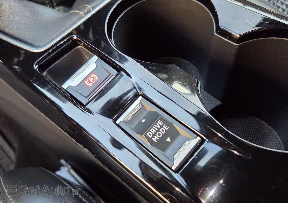 PEUGEOT 2008 PureTech 130 GT