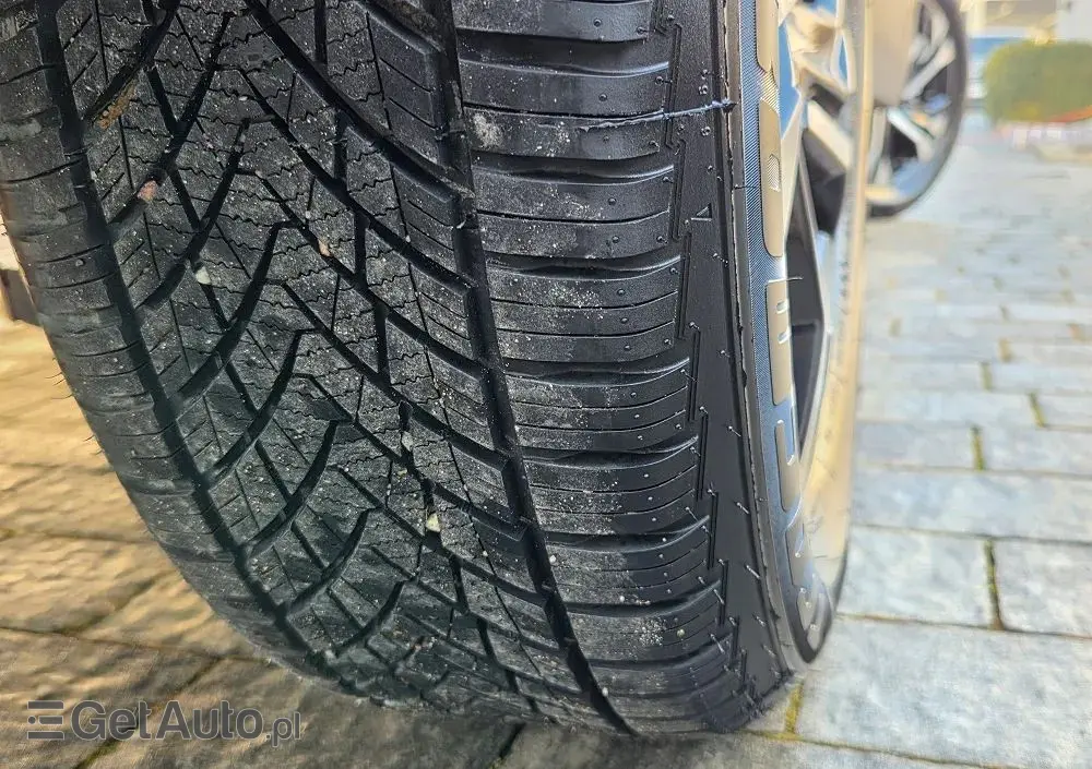 PEUGEOT 2008 PureTech 130 GT