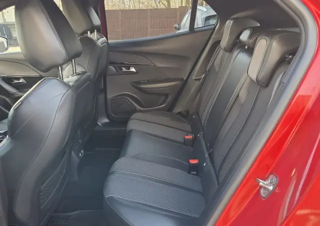 PEUGEOT 2008 PureTech 130 GT