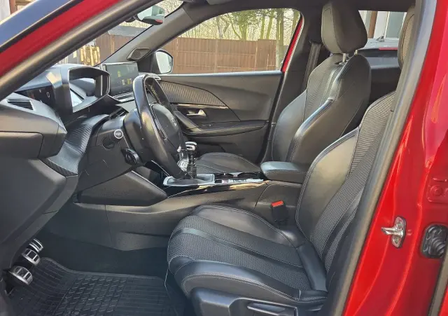 PEUGEOT 2008 PureTech 130 GT