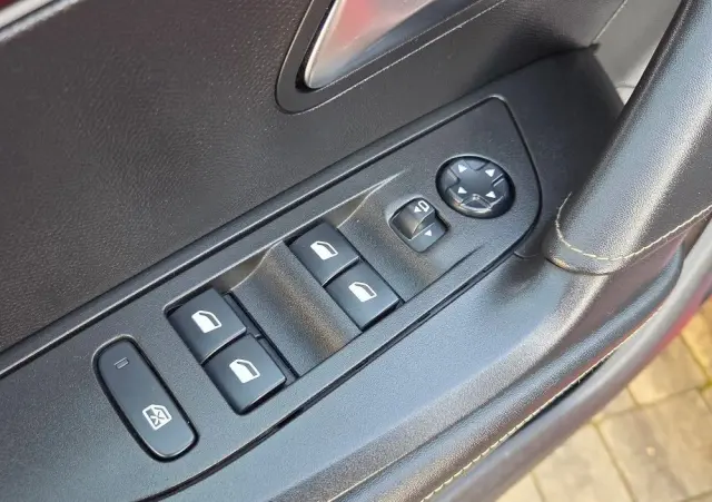 PEUGEOT 2008 PureTech 130 GT