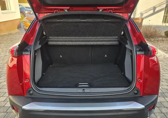 PEUGEOT 2008 PureTech 130 GT