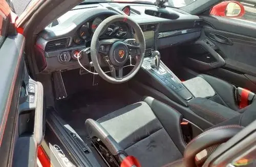 PORSCHE 911 