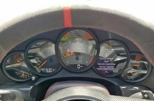 PORSCHE 911 