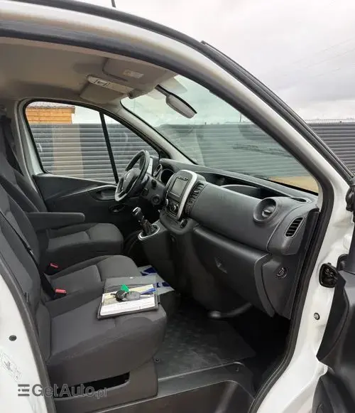 RENAULT Trafic 