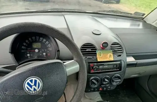 VOLKSWAGEN New Beetle 
