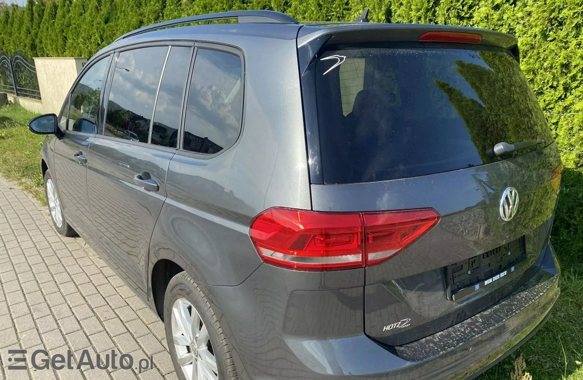 VOLKSWAGEN Touran 