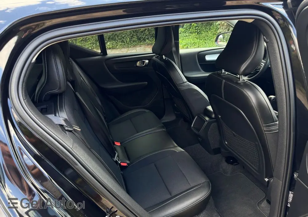 VOLVO XC 40 D3 Momentum Pro