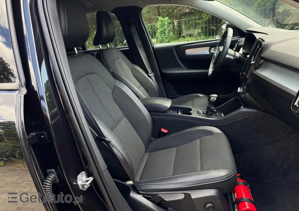 VOLVO XC 40 D3 Momentum Pro