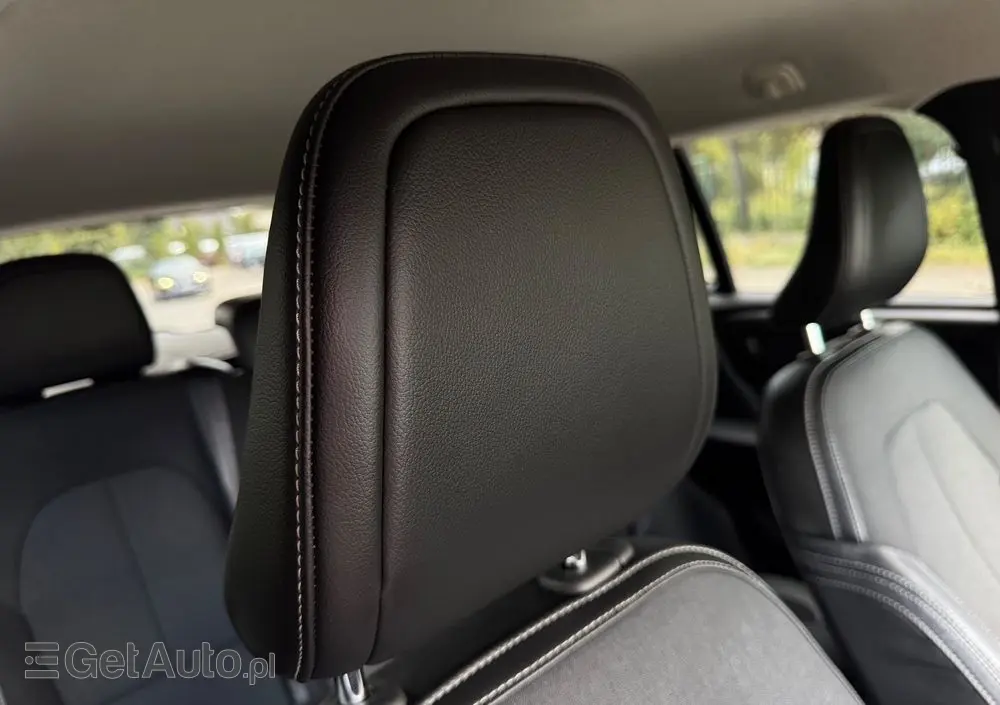 VOLVO XC 40 D3 Momentum Pro