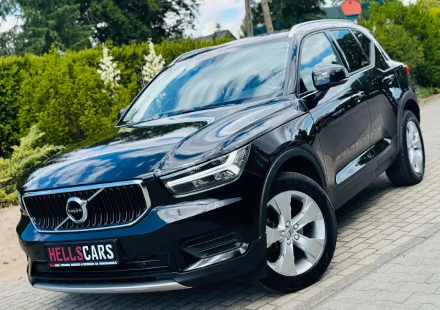 VOLVO XC 40 D3 Momentum Pro