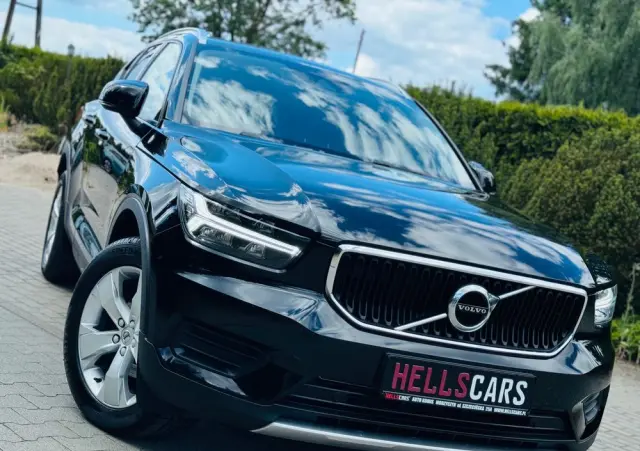 VOLVO XC 40 D3 Momentum Pro