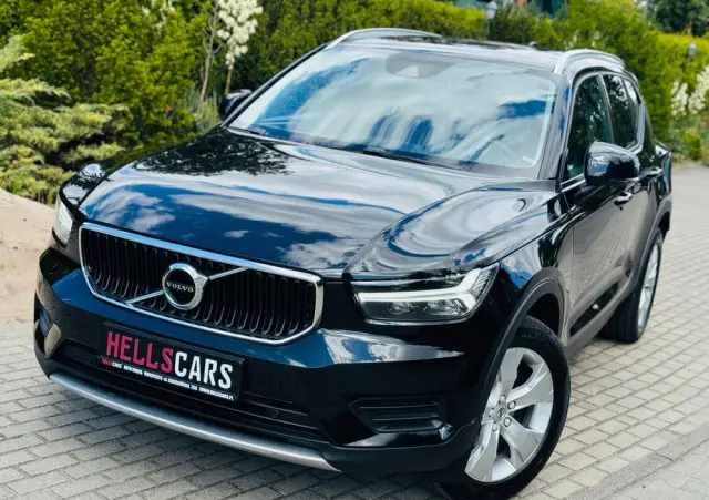VOLVO XC 40 D3 Momentum Pro