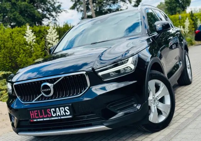 VOLVO XC 40 D3 Momentum Pro