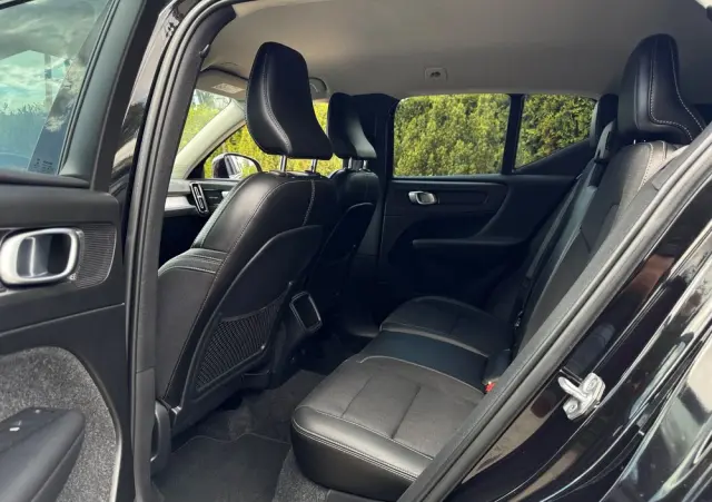 VOLVO XC 40 D3 Momentum Pro