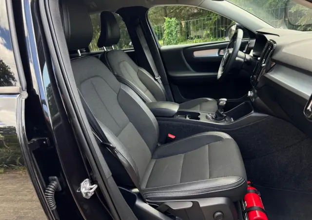 VOLVO XC 40 D3 Momentum Pro