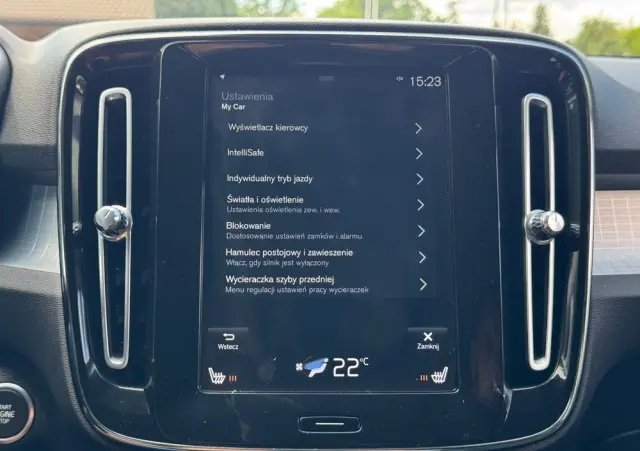 VOLVO XC 40 D3 Momentum Pro