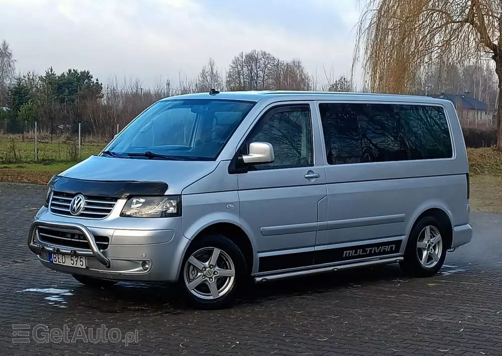 VOLKSWAGEN Multivan 