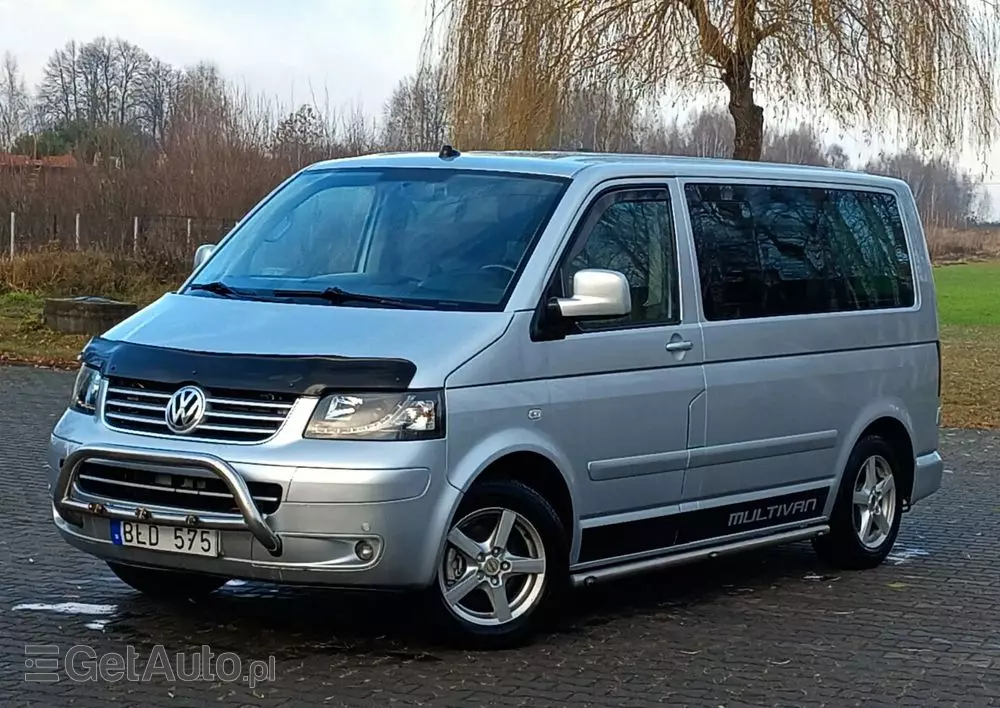 VOLKSWAGEN Multivan 