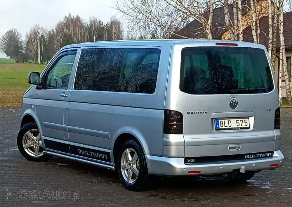 VOLKSWAGEN Multivan 