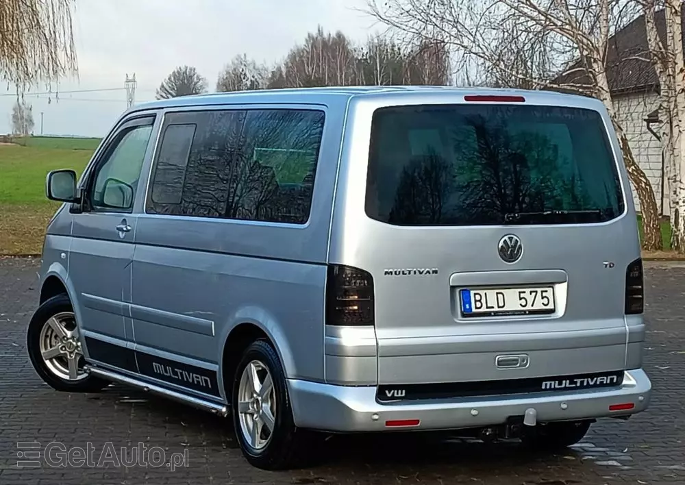 VOLKSWAGEN Multivan 