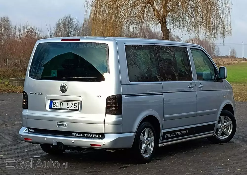 VOLKSWAGEN Multivan 