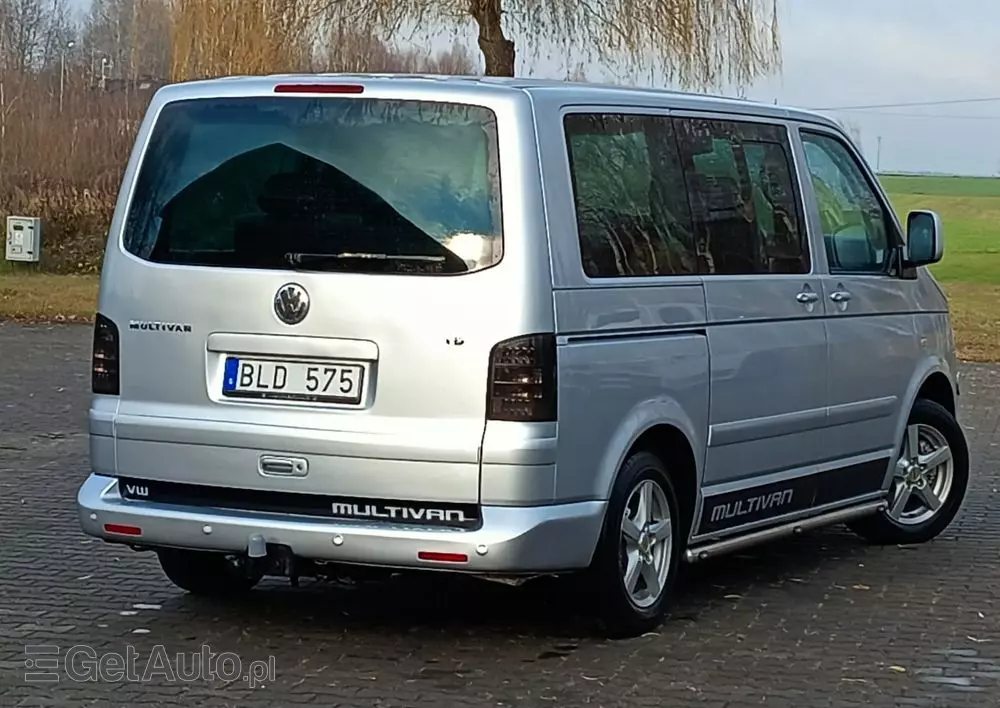 VOLKSWAGEN Multivan 