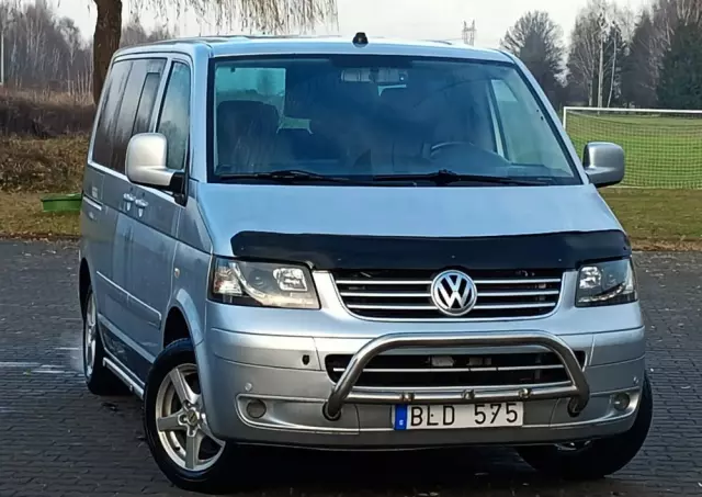 VOLKSWAGEN Multivan 