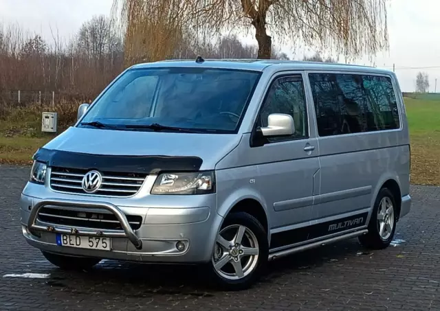 VOLKSWAGEN Multivan 