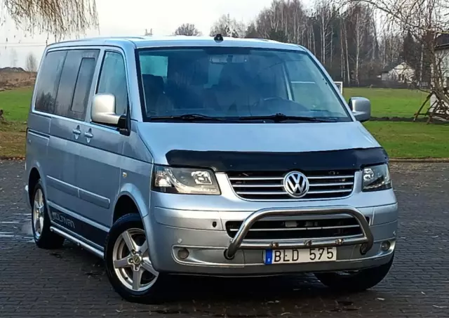 VOLKSWAGEN Multivan 