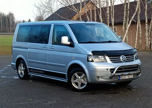 VOLKSWAGEN Multivan 