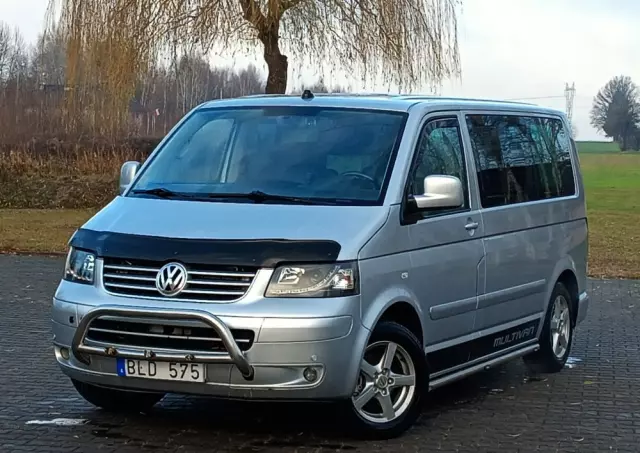 VOLKSWAGEN Multivan 