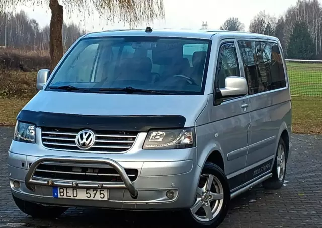 VOLKSWAGEN Multivan 