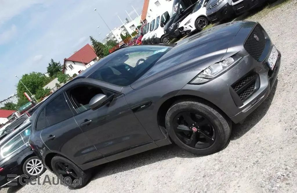JAGUAR F-Pace 