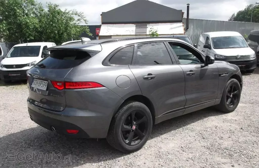 JAGUAR F-Pace 