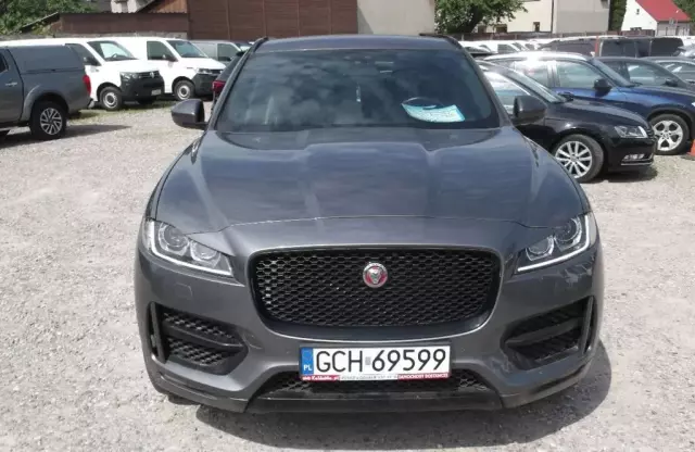 JAGUAR F-Pace 