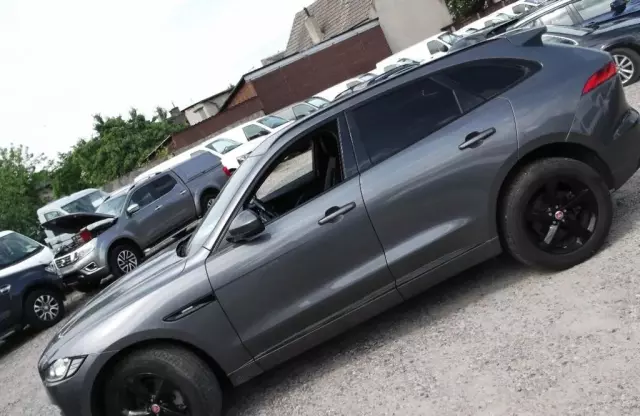 JAGUAR F-Pace 
