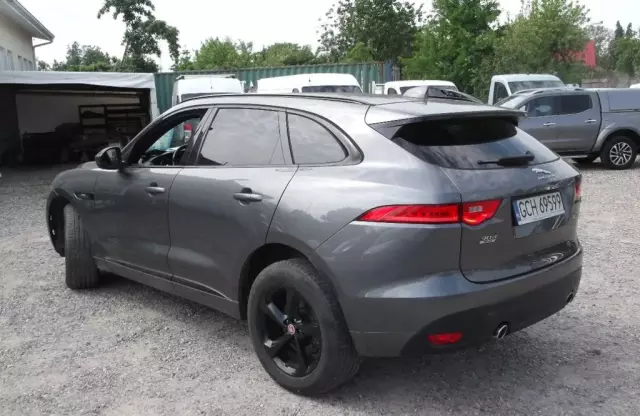 JAGUAR F-Pace 