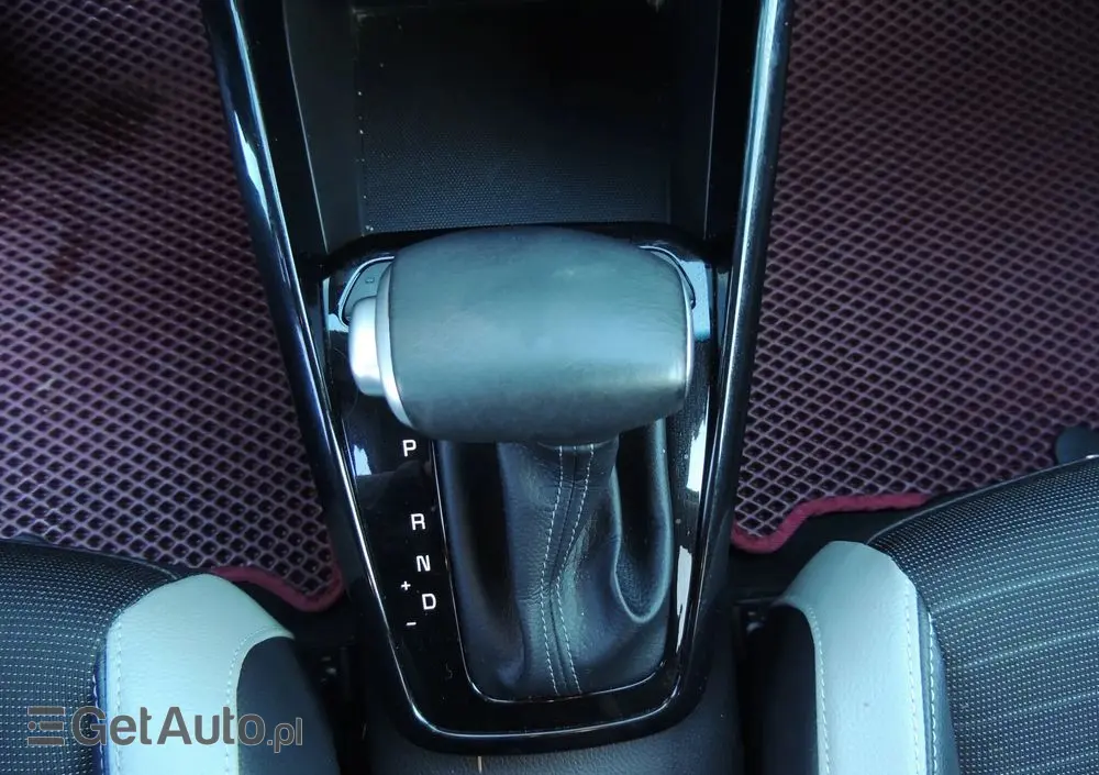 KIA Stonic 1.0 T-GDI L