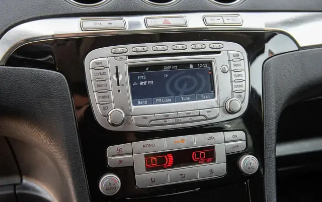 FORD S-Max 2.0 FF Titanium