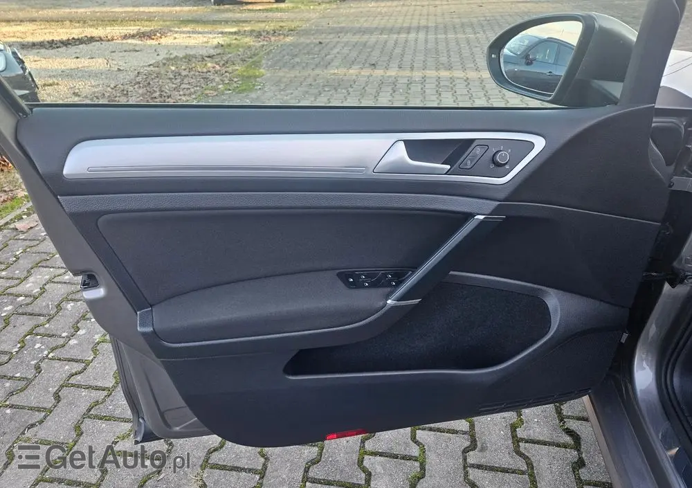 VOLKSWAGEN Golf 1.4 TSI BlueMotion Technology DSG Cup