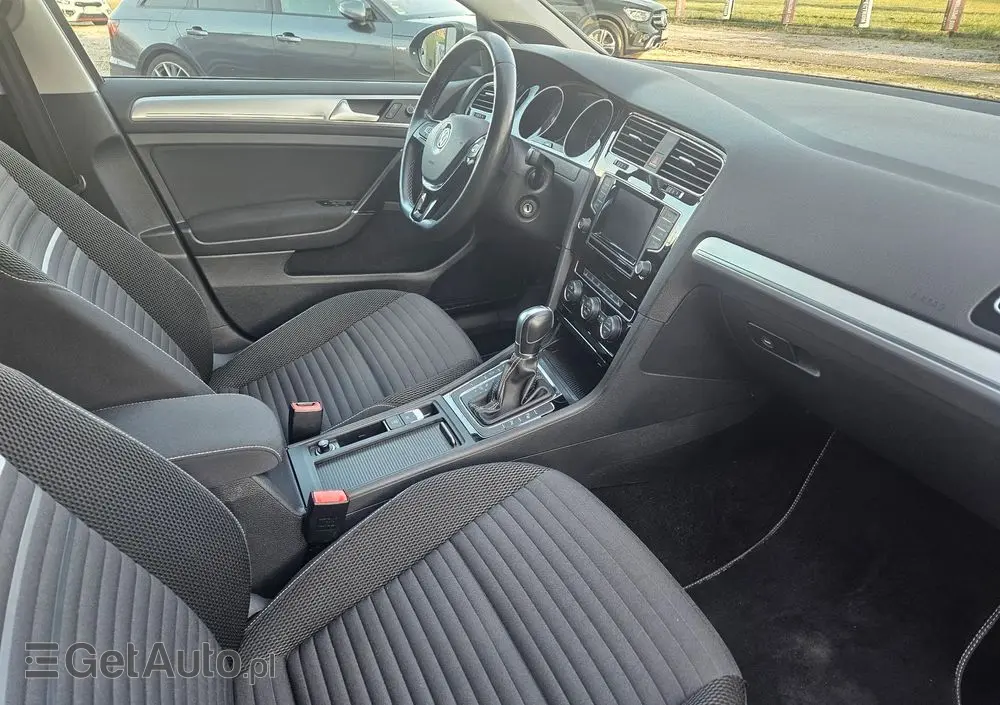 VOLKSWAGEN Golf 1.4 TSI BlueMotion Technology DSG Cup