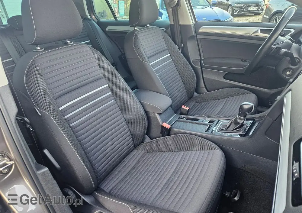 VOLKSWAGEN Golf 1.4 TSI BlueMotion Technology DSG Cup