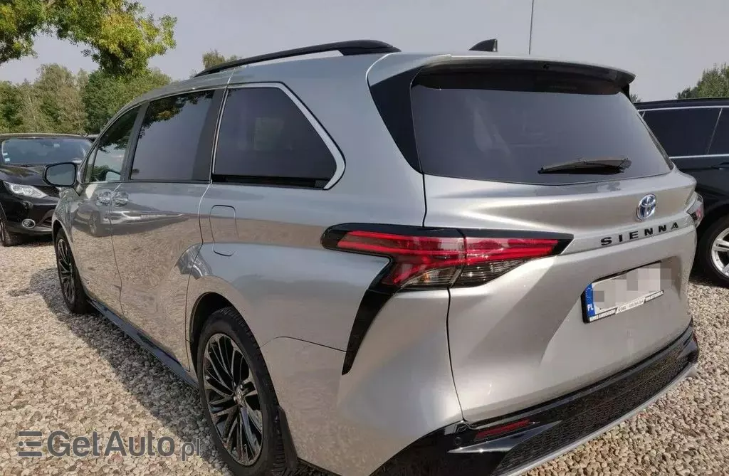TOYOTA Sienna 