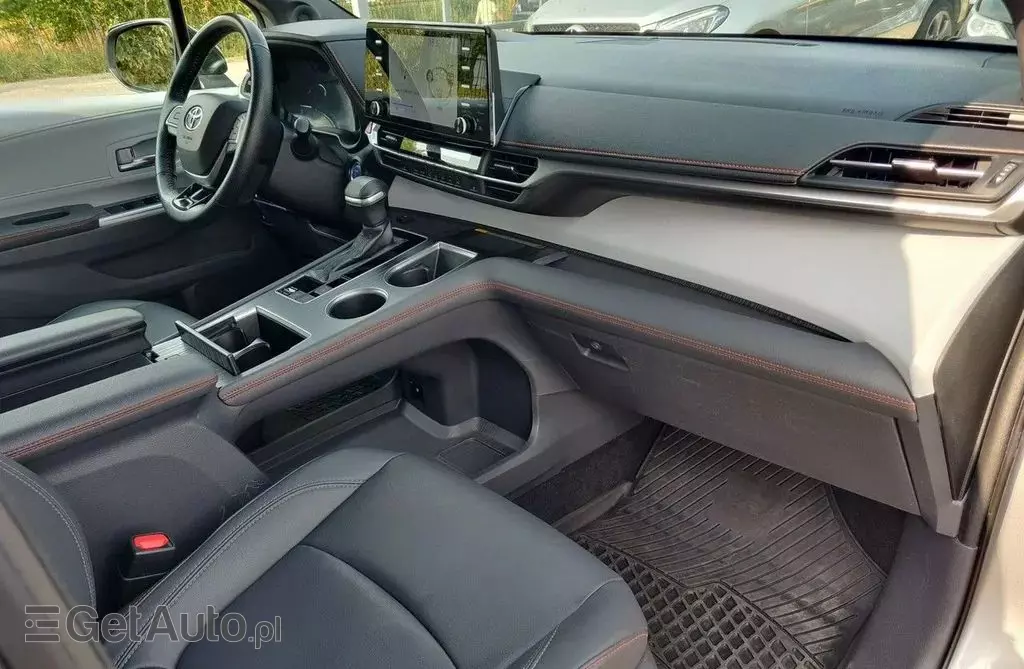 TOYOTA Sienna 