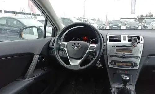 TOYOTA Avensis 